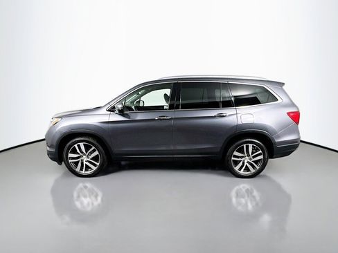 Used 2017 Honda Pilot Touring image 2