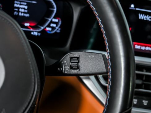 Used 2022 BMW M4 xDrive Competition w/ M Carbon Exterior Package AWD/4WD image 32