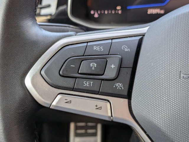 Certified 2025 Volkswagen Jetta Sport FWD image 25