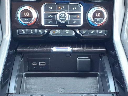 Used 2022 GMC Yukon XL Denali image 22