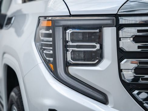 Used 2022 GMC Sierra 1500 Denali w/ Denali Reserve Package AWD/4WD image 16