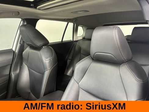Used 2024 Toyota Corolla Cross XLE image 11