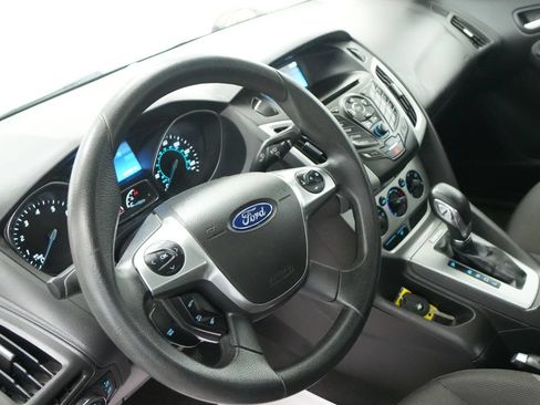 Used 2014 Ford Focus SE FWD image 12