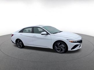 Used 2025 Hyundai Elantra SEL video 2