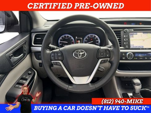 Used 2017 Toyota Highlander Limited Platinum AWD/4WD image 16