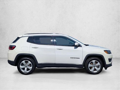 Used 2020 Jeep Compass Latitude image 4
