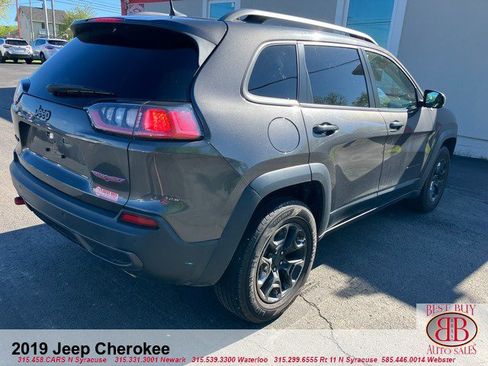 Used 2019 Jeep Cherokee Trailhawk w/ Cold Weather Group AWD/4WD image 5