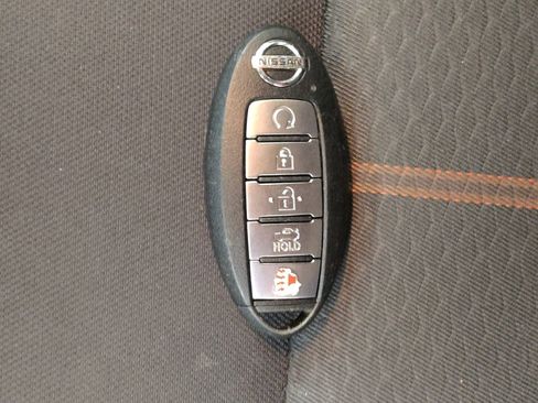 Used 2021 Nissan Versa SR w/ Convenience Package FWD image 32