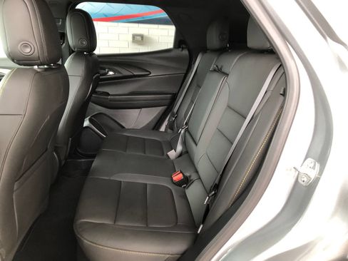 Used 2025 Chevrolet TrailBlazer ACTIV w/ Convenience Package FWD image 12