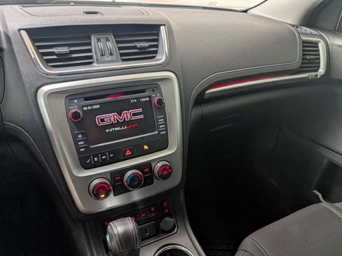Used 2015 GMC Acadia SLE FWD image 10