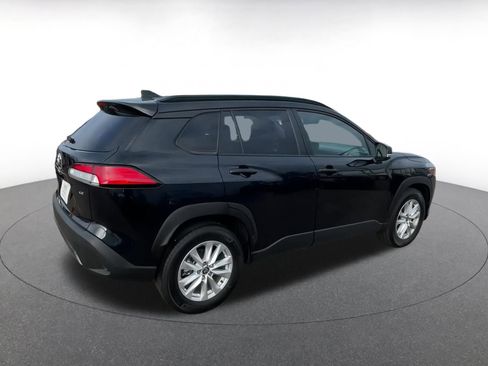 Used 2025 Toyota Corolla Cross LE image 15
