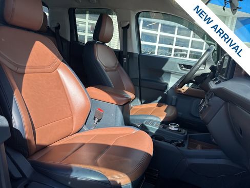 Used 2022 Ford Maverick Lariat w/ Equipment Group 500A Standard image 9