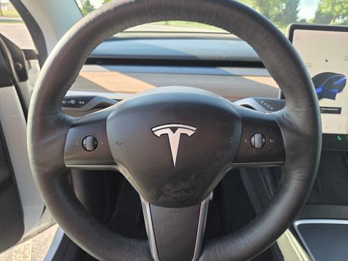 Used 2022 Tesla Model Y Long Range AWD/4WD image 18
