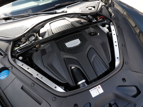 Used 2020 Porsche Panamera image 57