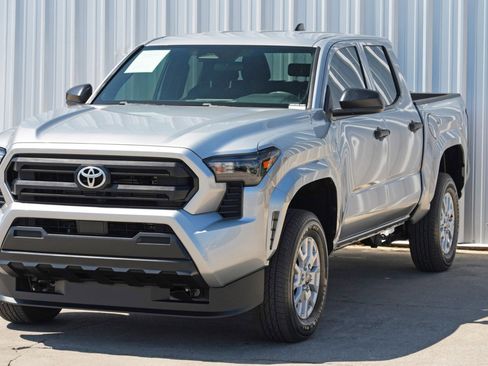 Used 2024 Toyota Tacoma SR image 42