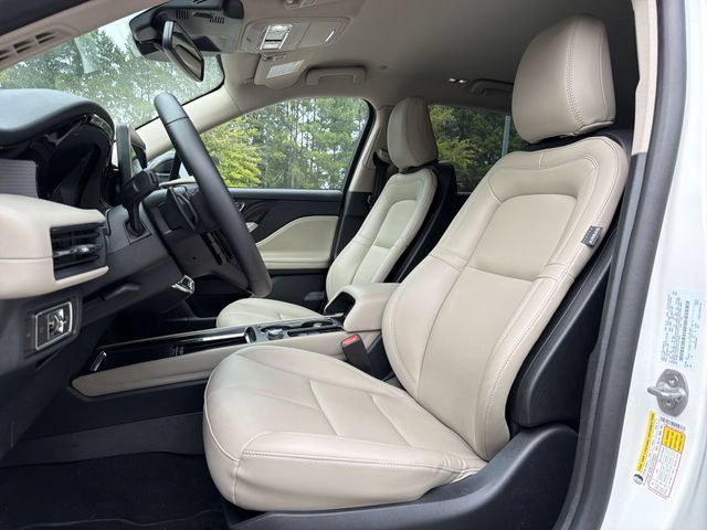 Used 2026 Lincoln Corsair Premiere FWD image 11