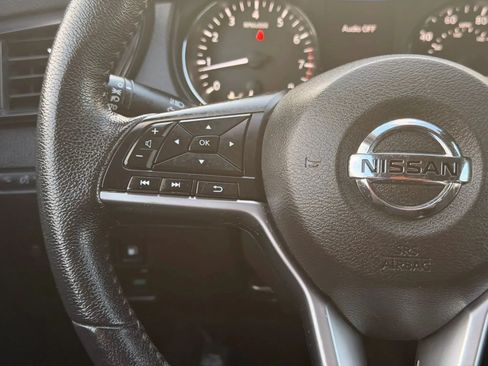 Used 2019 Nissan Rogue SV FWD image 40