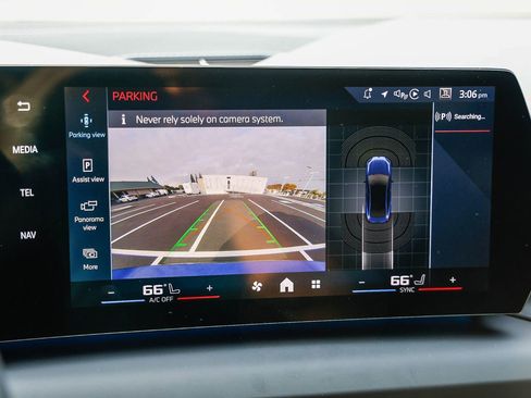 Used 2025 BMW M235i xDrive w/ M Performance Package image 25