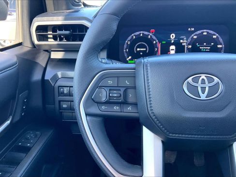 Used 2025 Toyota 4Runner Limited AWD/4WD image 24