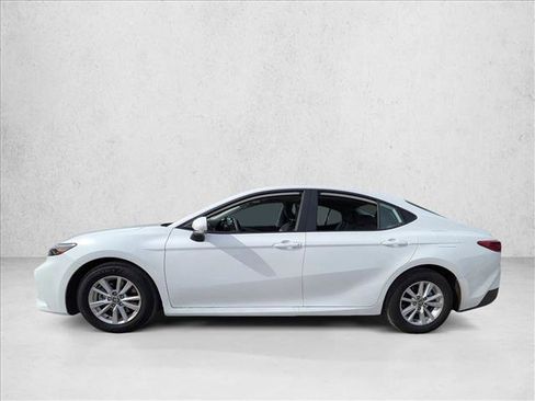 Used 2025 Toyota Camry LE image 2