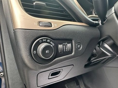 Used 2018 Jeep Cherokee Limited AWD/4WD image 14