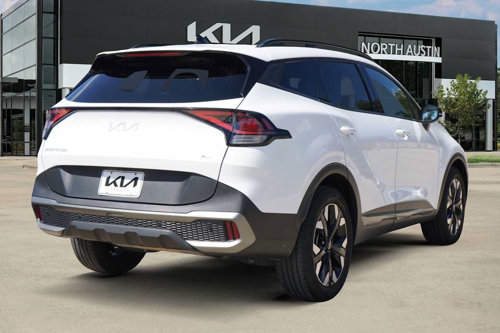 Used 2023 Kia Sportage X-Line w/ X-Line Premium Package AWD/4WD image 5