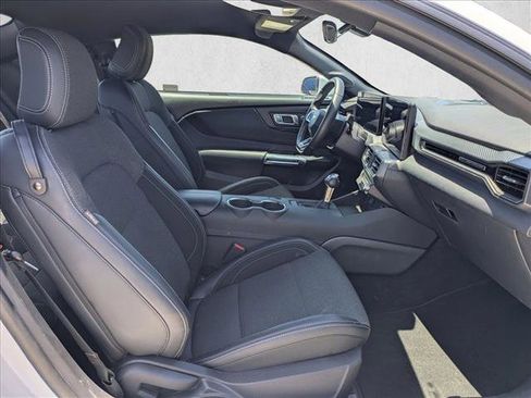Used 2025 Ford Mustang Coupe RWD image 18