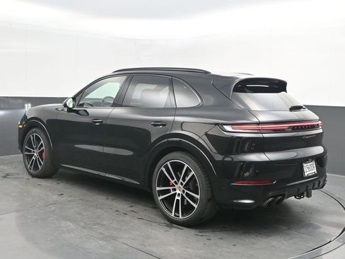 New 2025 Porsche Cayenne GTS image 3