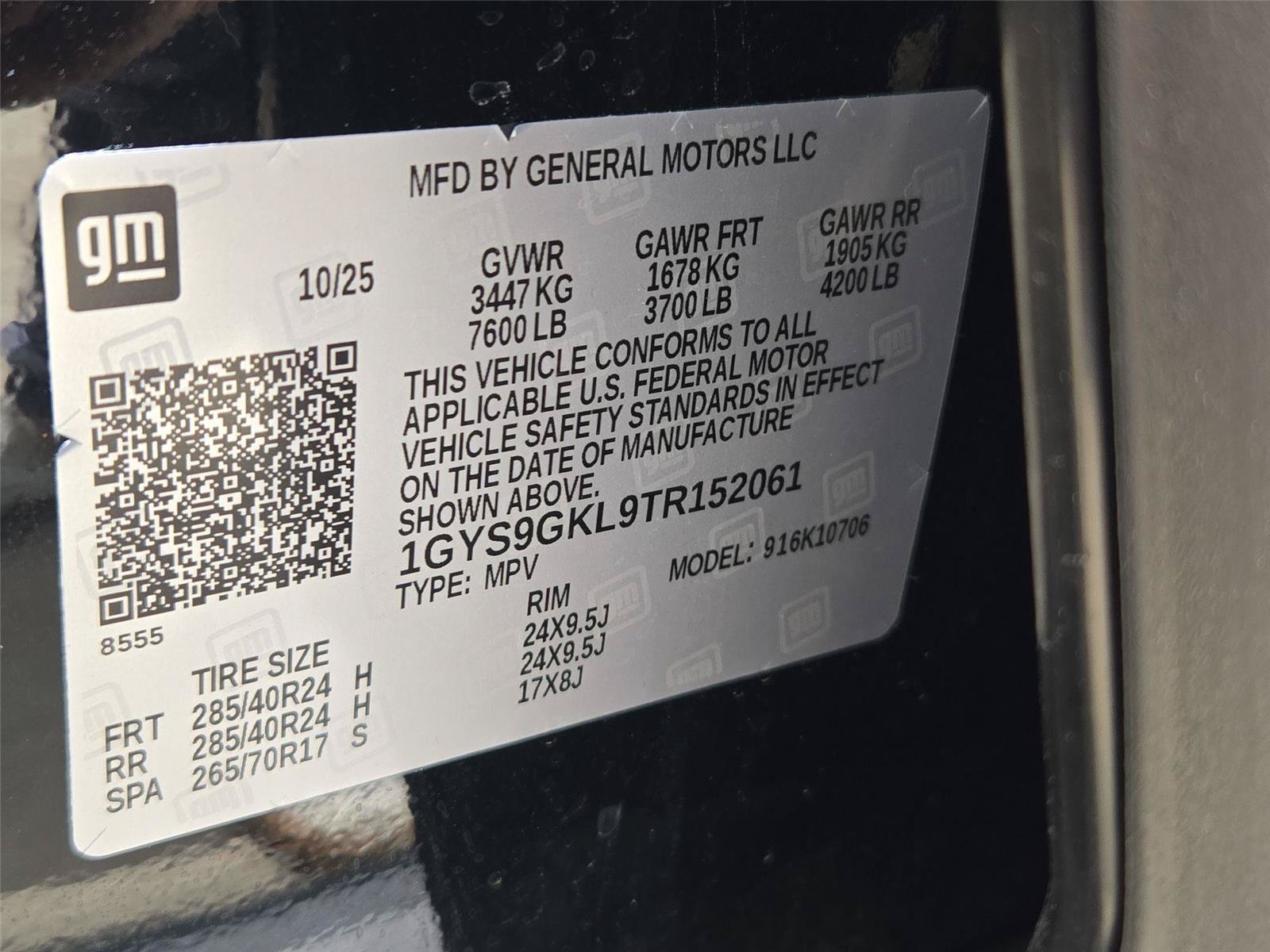 Certified 2026 Cadillac Escalade Platinum Sport w/ LPO, Floor Liner Package AWD/4WD image 34