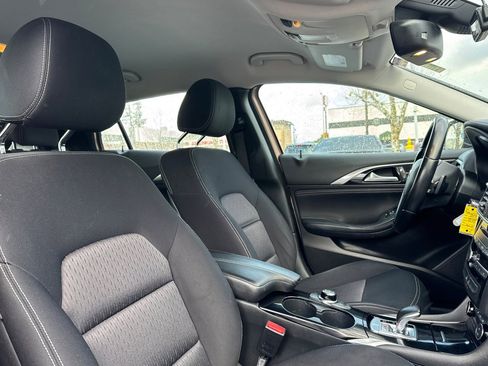 Used 2017 INFINITI QX30 image 31