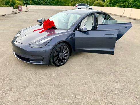 Used 2021 Tesla Model 3 Long Range AWD/4WD image 41