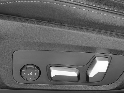 Used 2023 BMW X3 sDrive30i w/ Convenience Package image 11