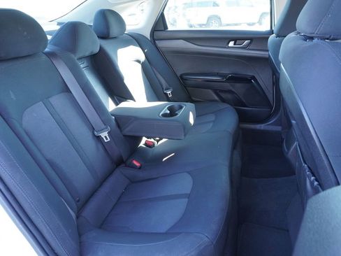 Used 2022 Kia K5 LXS image 9