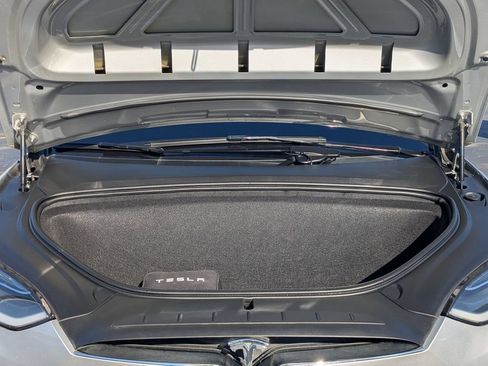 Used 2018 Tesla Model X 75D AWD/4WD image 31
