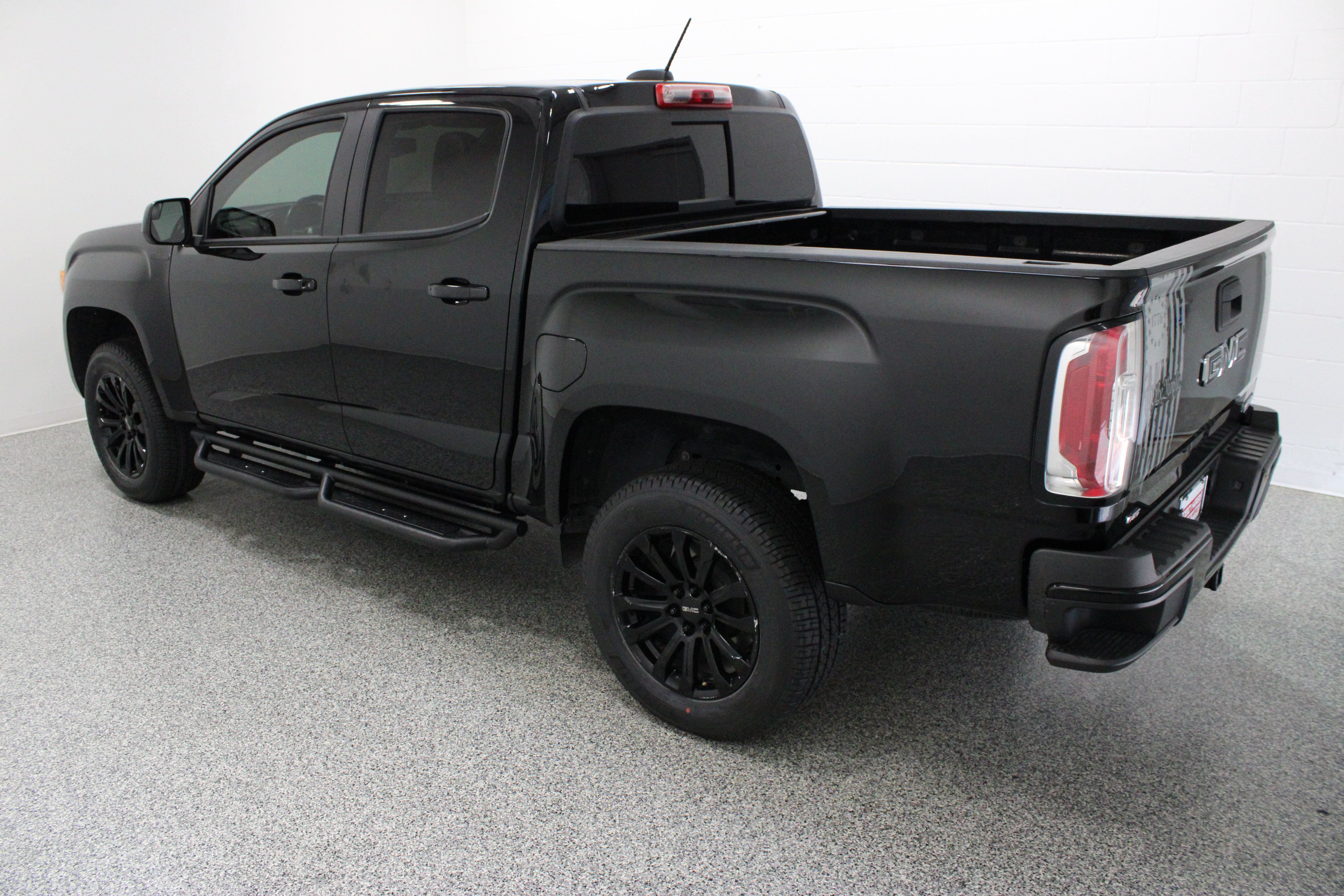 Used 2022 GMC Canyon Elevation w/ Elevation Premium Package RWD image 9