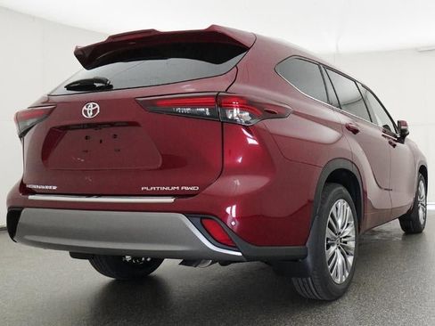New 2026 Toyota Highlander Platinum AWD/4WD image 24