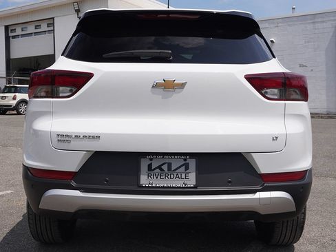 Used 2025 Chevrolet TrailBlazer LT w/ Convenience Package AWD/4WD image 12