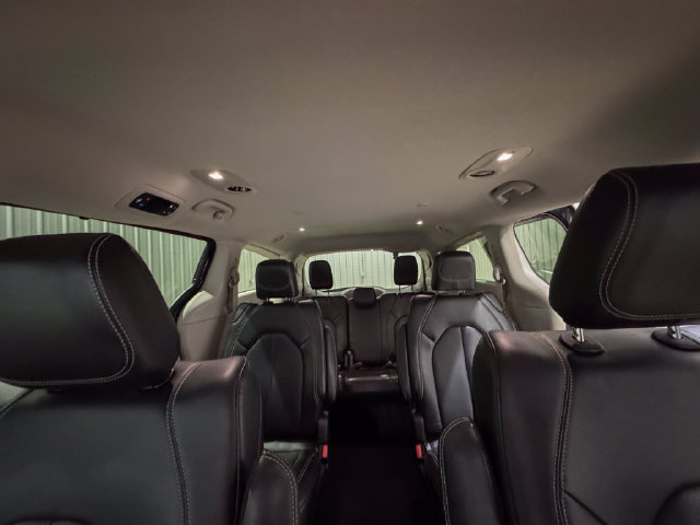 Used 2024 Chrysler Pacifica Touring-L FWD image 20