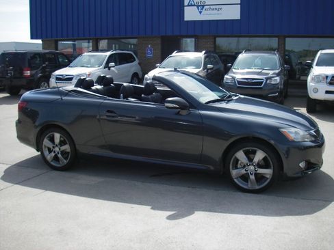 Used 2010 Lexus IS 250C image 3