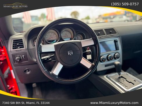 Used 2009 Dodge Challenger SE RWD image 19