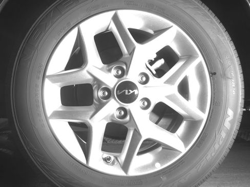 Used 2025 Kia Soul LX w/ LX Technology Package FWD image 14