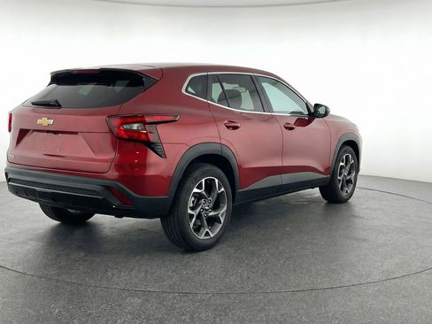 Used 2025 Chevrolet Trax LT FWD image 9