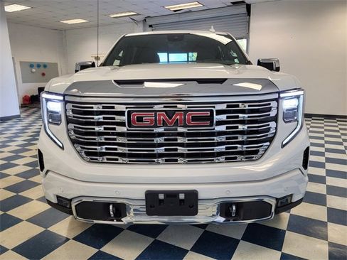 Used 2023 GMC Sierra 1500 Denali w/ Technology Package image 2