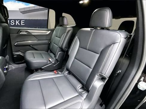 New 2026 GMC Acadia Elevation w/ Elevation Premium Package AWD/4WD image 11