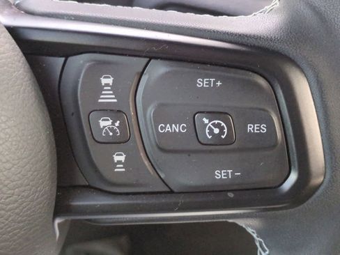 Certified 2025 Jeep Wrangler Willys image 25