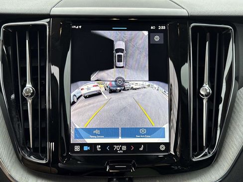 Certified 2025 Volvo XC60 B5 Plus image 23