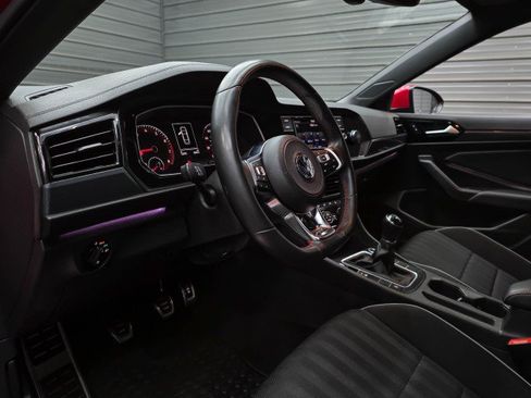 Used 2020 Volkswagen Jetta GLI FWD image 11