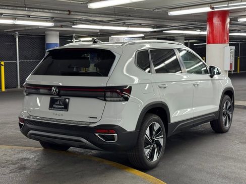 New 2025 Volkswagen Taos SE image 6