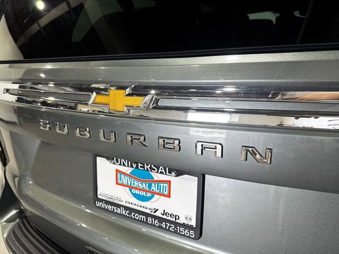 Used 2023 Chevrolet Suburban Premier AWD/4WD image 36