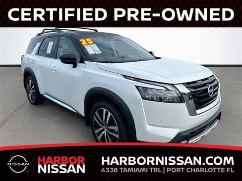 Certified 2025 Nissan Pathfinder Platinum w/ Cargo Package FWD image 1